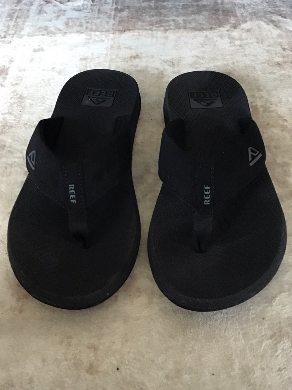 Reef Men’s Phantoms Black Cushioned Flip-Flop Sandals